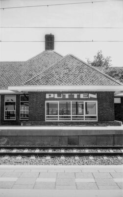 Stationsstraat 127, Putten
