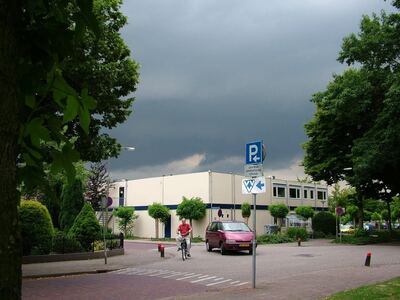 Foto van de noodlocatie van de Rabobank op de hoek - Kerkplein 4, Putten