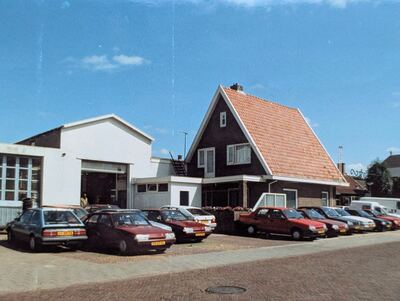 Garage Warnar juni 1993 .meJoosGarage Warnar juni 1993 Uit de collectie van mevrouw Judith Kaars Sijpesteijn - Dorpsstraat 79, Putten
