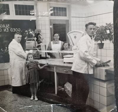 v.l.n.r Henk Vonhof, Gerrie Vonhof, Gerritje Mons, Marie Vonhof en Lubbert Vonhof - Garderenseweg 2, Putten