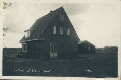 't Hooge Huis, 1938 - 't Hooge Huis omstreeks 1938 - Voorthuizerstraat 166, Putten