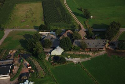 links: nr. 83 en rechts nr. 83a - Waterweg 83, Putten