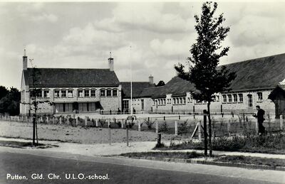 van Damstraat 10, Putten
