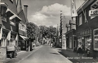 (rechts op foto) - Dorpsstraat 21, Putten