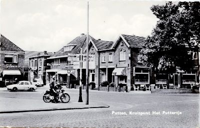 Huis links: Poststraat 12, Huis op de Hoek: Harderwijkerstraat 3